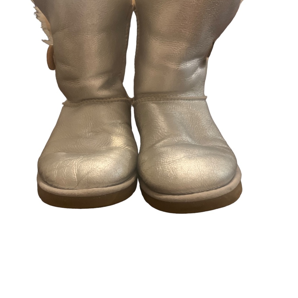 Ugg Mini Silver Metallic Glitter Button Boot Size 6 - Picture 4 of 13